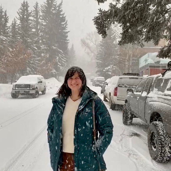 Meet your Posher, Jillian - Picture 1 of 1